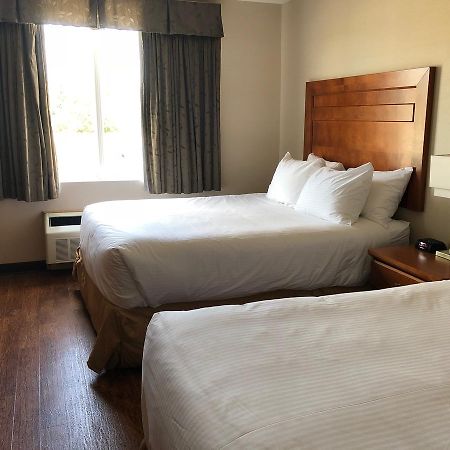 St. Albert Inn & Suites Saint Albert Esterno foto