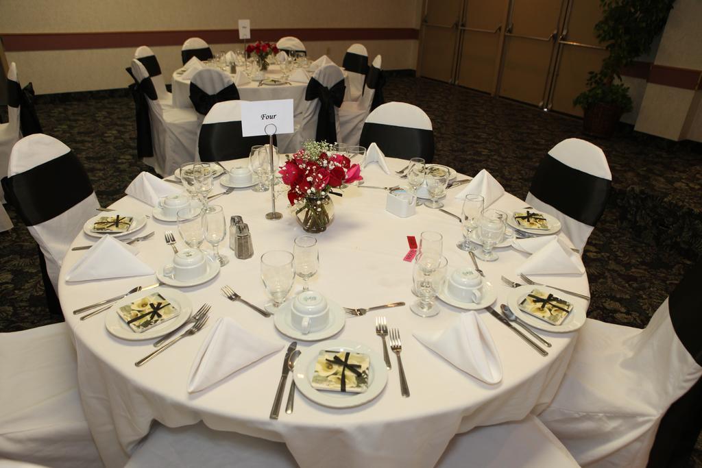 St. Albert Inn & Suites Saint Albert Esterno foto