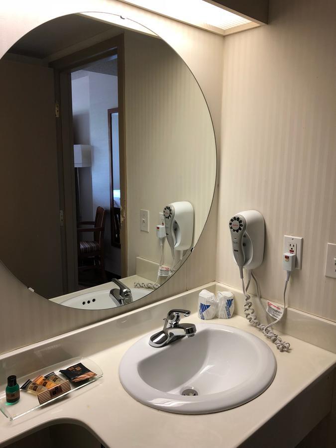 St. Albert Inn & Suites Saint Albert Esterno foto