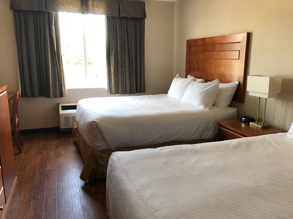 St. Albert Inn & Suites Saint Albert Esterno foto